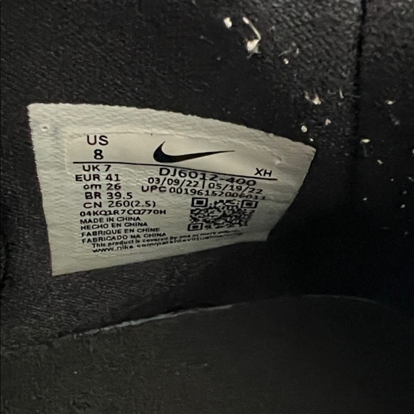 Nike Blue Sneakers with Pink Highlights Kyrie 5 - Picture 6 of 6